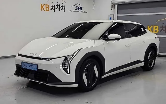 EV4 중고차 EV4 스탠다드 매물 사진 2 - 2025/07 7,773km